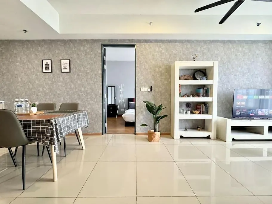 Appartement Tropicana 218 Macalister #Homely #Georgetown #Infinity Pool #Near Island Hospital #6Pax #2Br 2Bath #2Queen 2Single #Quality Well Maintained #Private Host